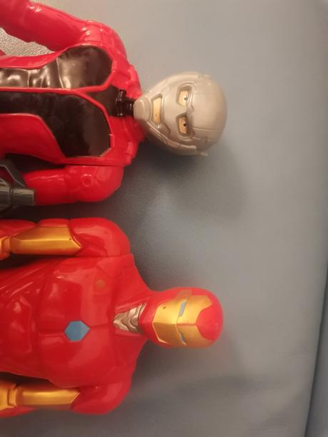 Ironman a antman postavicky, 