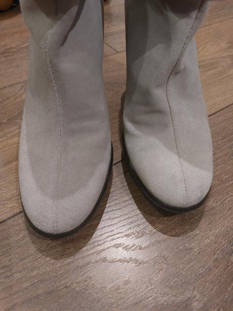 Kotnikove čižmy, 37