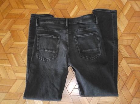 Čierne rifle 2, c&a,32