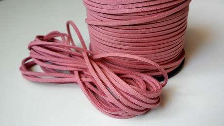 Koženkový špagát,