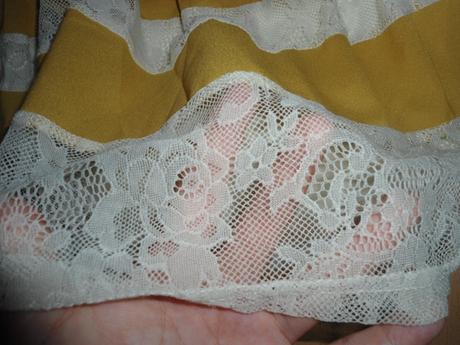 Rozpravkove cipkovane saty, s