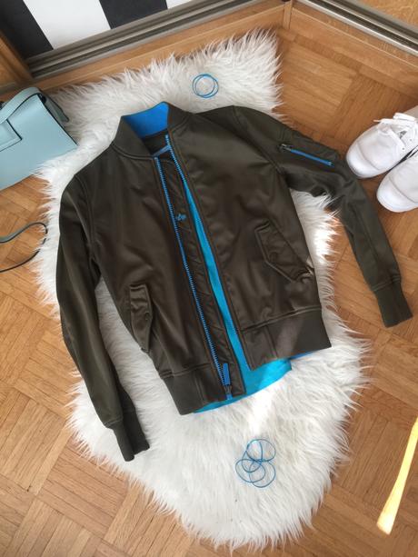 Alpha industries bombera s azurovo modrym zipsom, xs