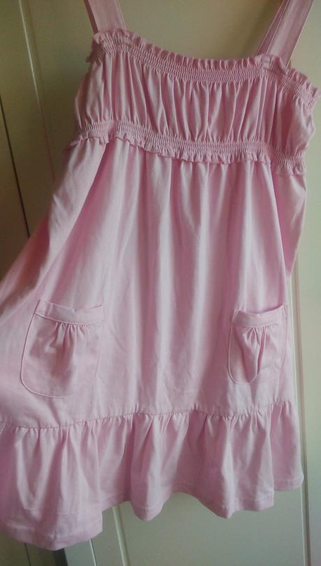 Príjemné šaty, 152