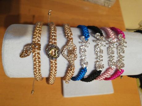 Handmade náramky, kľúčenky, talizman do auta, 