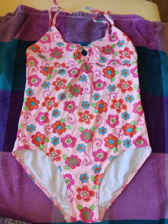 Nenosené plavky, 158