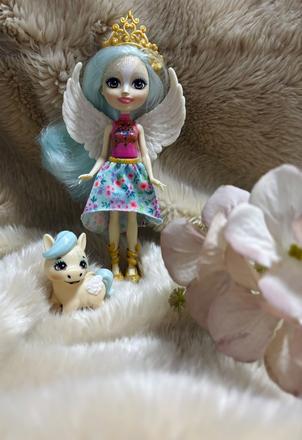 Enchantimals pegas royal,