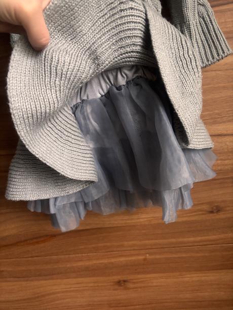 Hrubšie pletené saty, 98