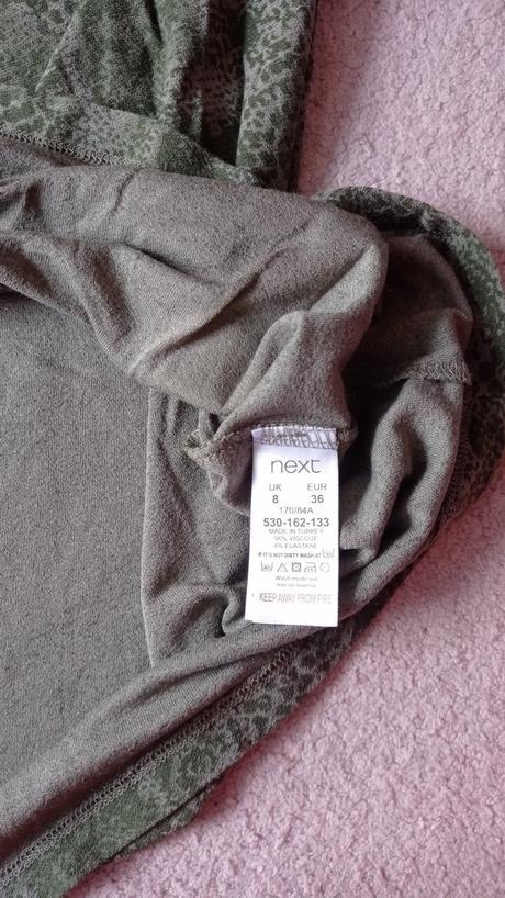 Zelená tunika next, č. 36, hadí vzor, top stav, next,36