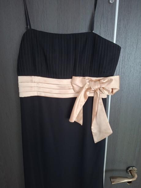 Čierne spoločenské šaty so zlatou stuhou, xl