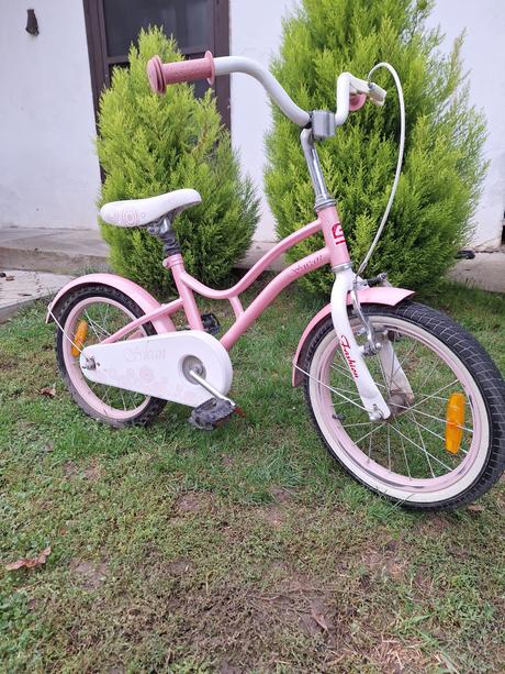 Dievčenský bicykel, 16