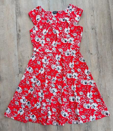 Červené kvetinové šaty taifun, m