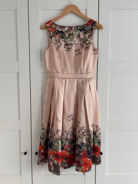 Spoločenské šaty, 36