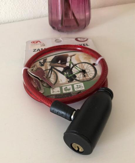 Nový červený zámok na bicykel, kolobežku,