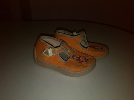 Papučky , baťa,20