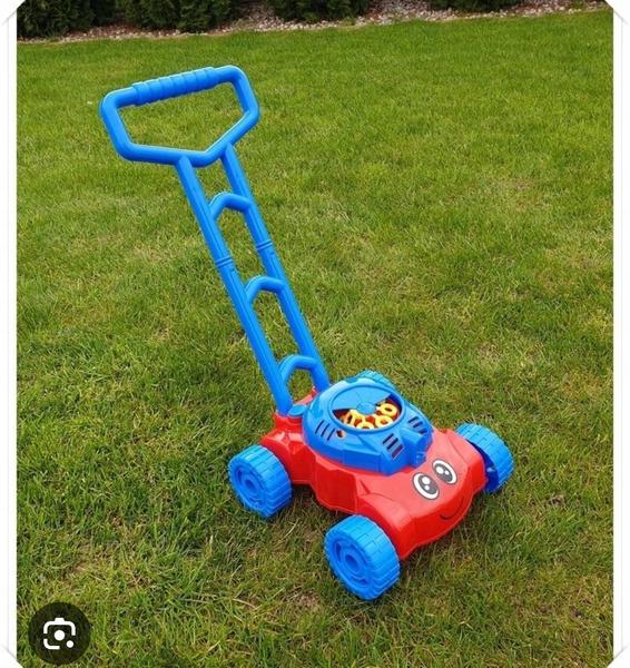 Kde zohnať kosačku s bublifukom a očami?