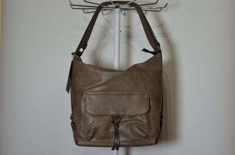 Bledohnedá kabelka-kabelkoruksak, 