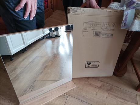 Predám nové zrkadlo, 