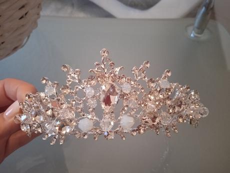 Tiara-korunka do vlasov,
