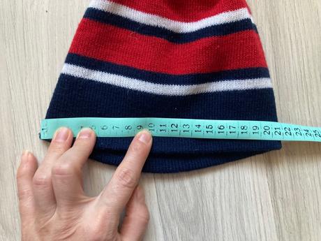 Čiapka so šálom, 104