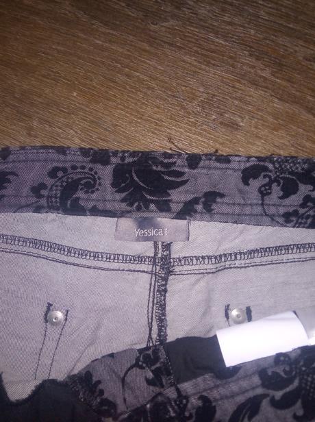 Zaujimave vzorované nohavice c&a 42 top stav, yessica,42
