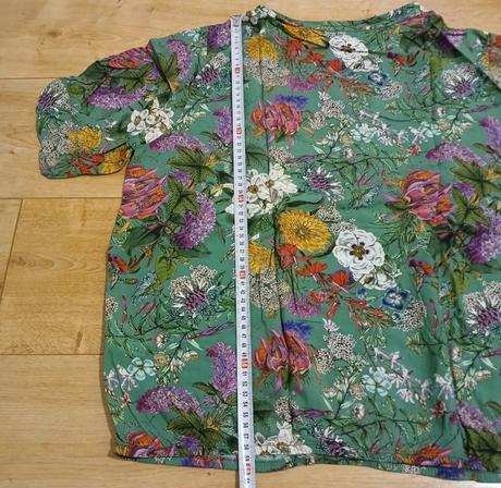 Zelená kvietkovaná blúzka, reserved,44