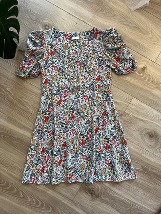 Kvetinkové saty, next,146