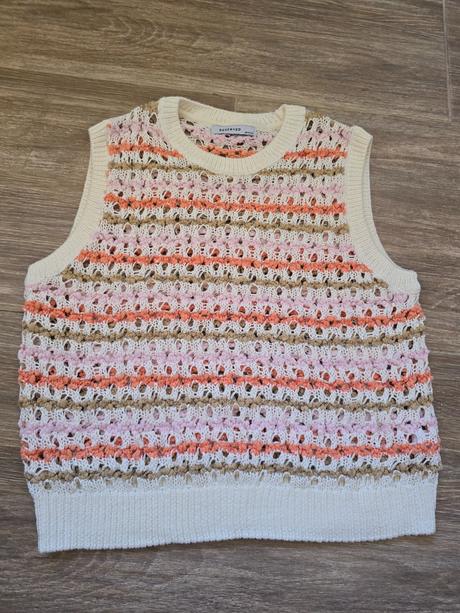 Vesta/sveter č.164, reserved,164