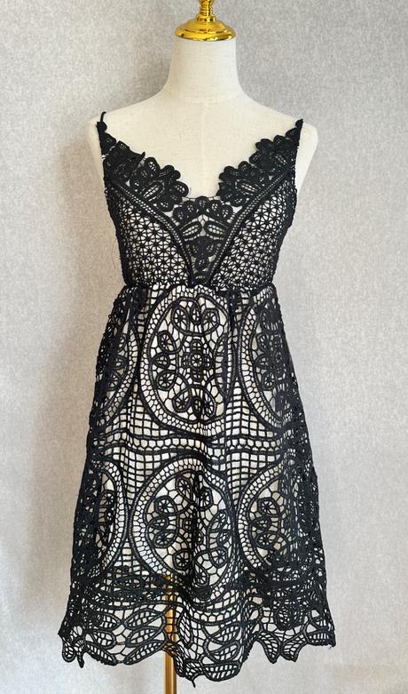 Čipkované šaty, s