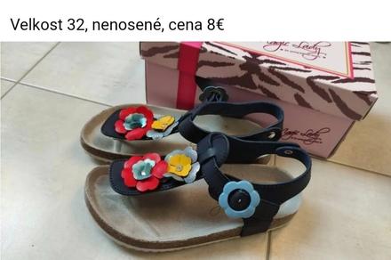 Sandalky, 32