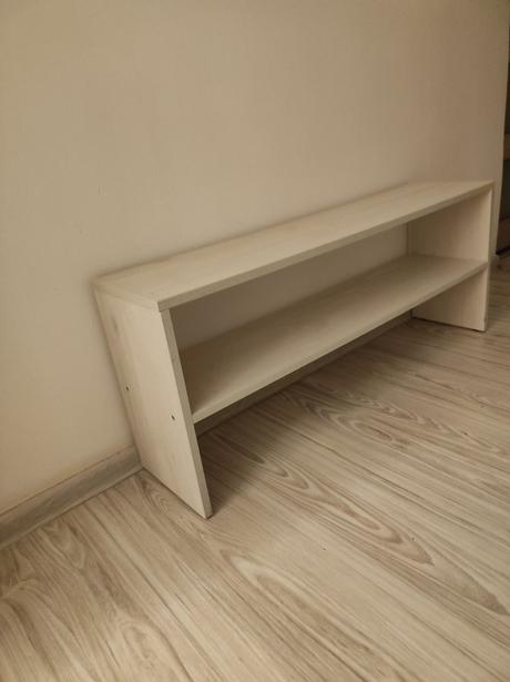 Skrinka pod tv, 