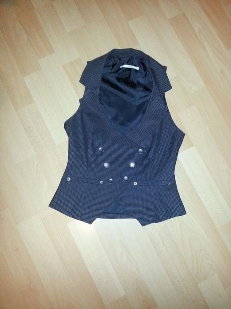 Károvaná vesta, 32