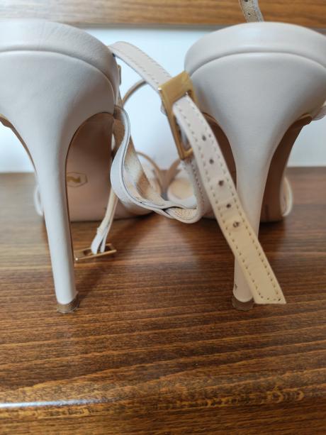 Kožené sandalky, 39