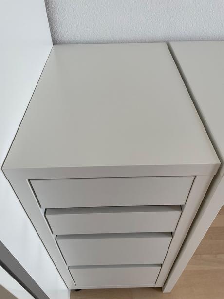 Pisaci stol ikea micke + kontajner,
