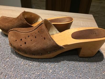 Elegantné dreváky - semišové, zn. buxa, 41