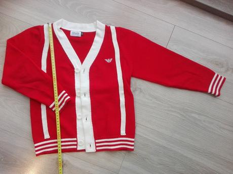 Cerveny svetrik, armani,122