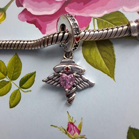 Prívesok zdravotníčka, 