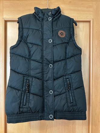 Čierna vesta s kapucňou, takko,s