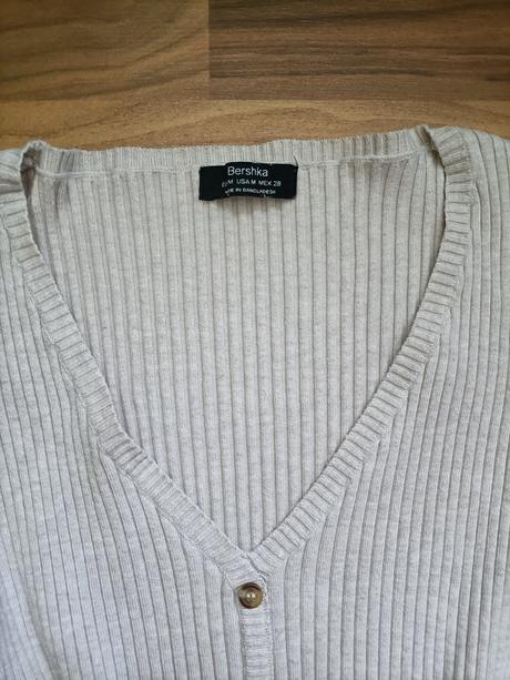 Dámske štýlové kratšie tričko, bershka,m