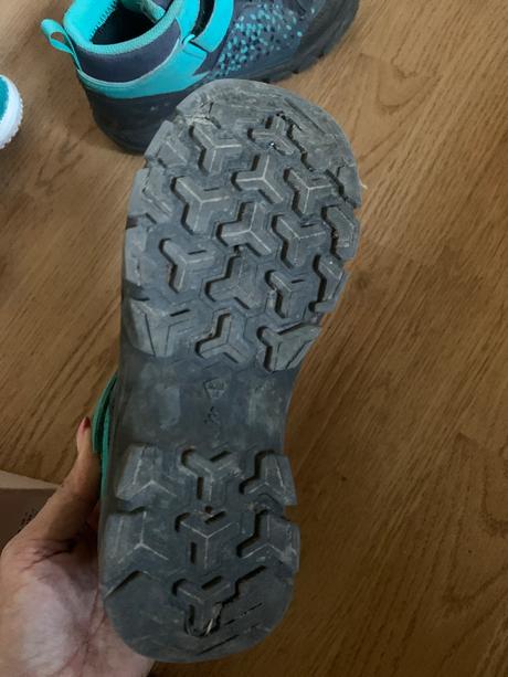 Dievcenske topanky, quechua,33