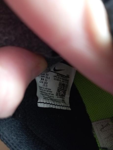 Halové tenisky, nike,33