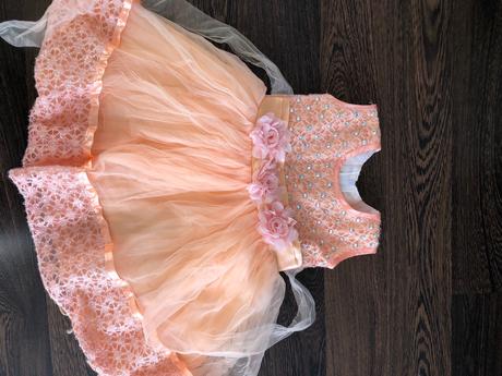 Slávnostné šatky, 74