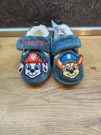 Papučky nové, tesco,23