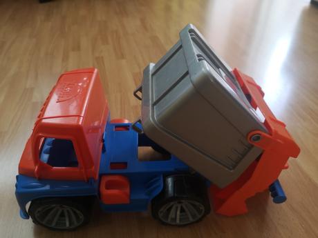 Lena smetiarske auto, 