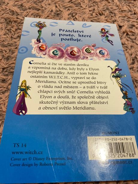 Witch s minikomixom vo vnútri knižky,