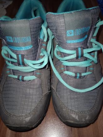 Ponúkam detské trekove tenisky, 37