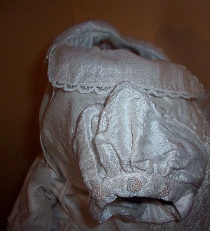 Smotanové šaty, 74