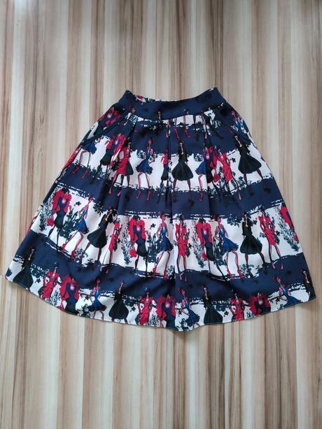 Sukňa po kolená, s