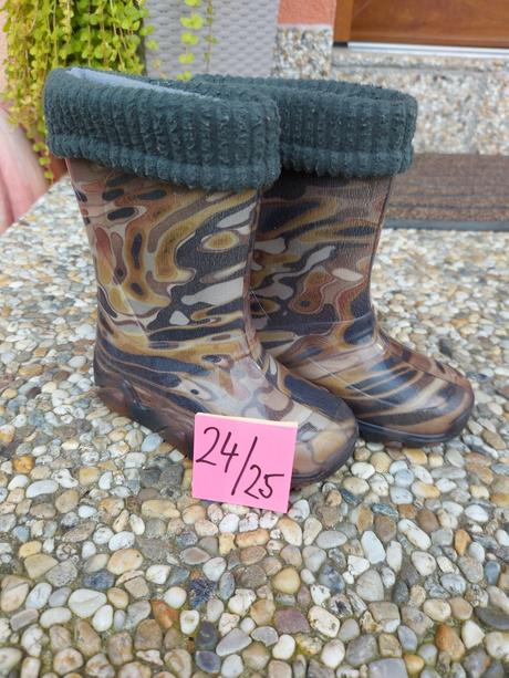 Demar gumáky, demar,24