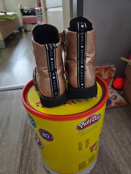 Prechodne topanky, tommy hilfiger,27