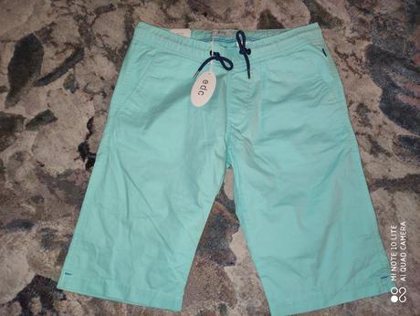 Šortky, 32